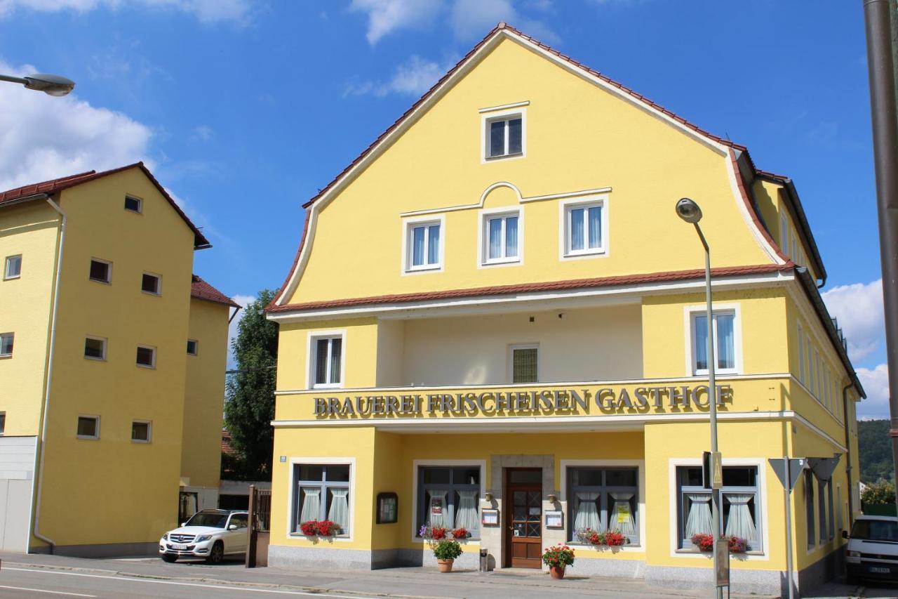 Brauerei Und Gasthof Frischeisen Кельгайм Екстер'єр фото